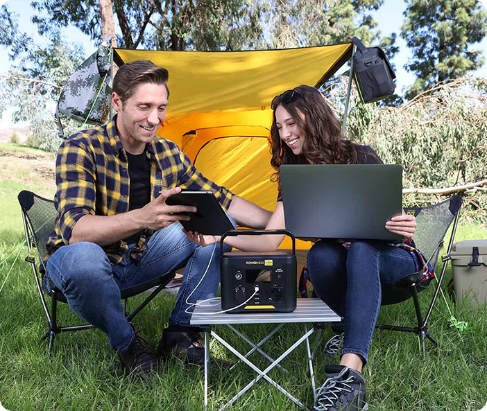 couple using 300W  power station