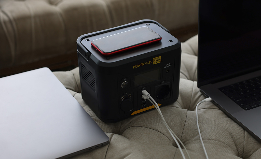 Wireless charging top of Hiker U300